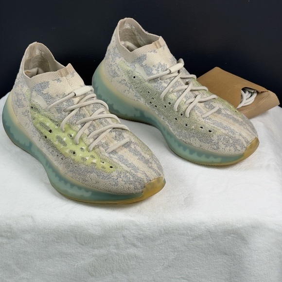 Yeezy Boost 380 Alien Blue | Size 11 - Picture 3 of 16